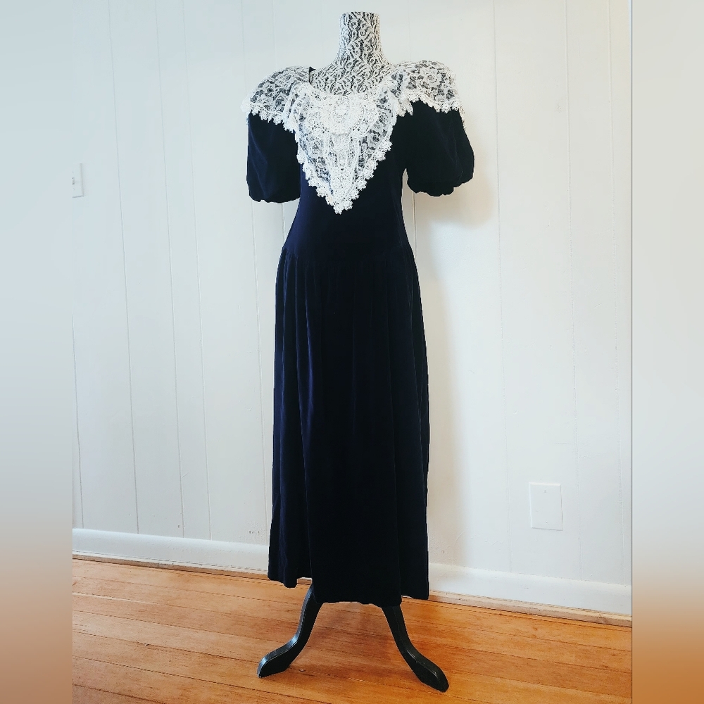 Vtg Velvet Dress White Lace Victorian Gothic Whimsigoth 80s Xmas Church